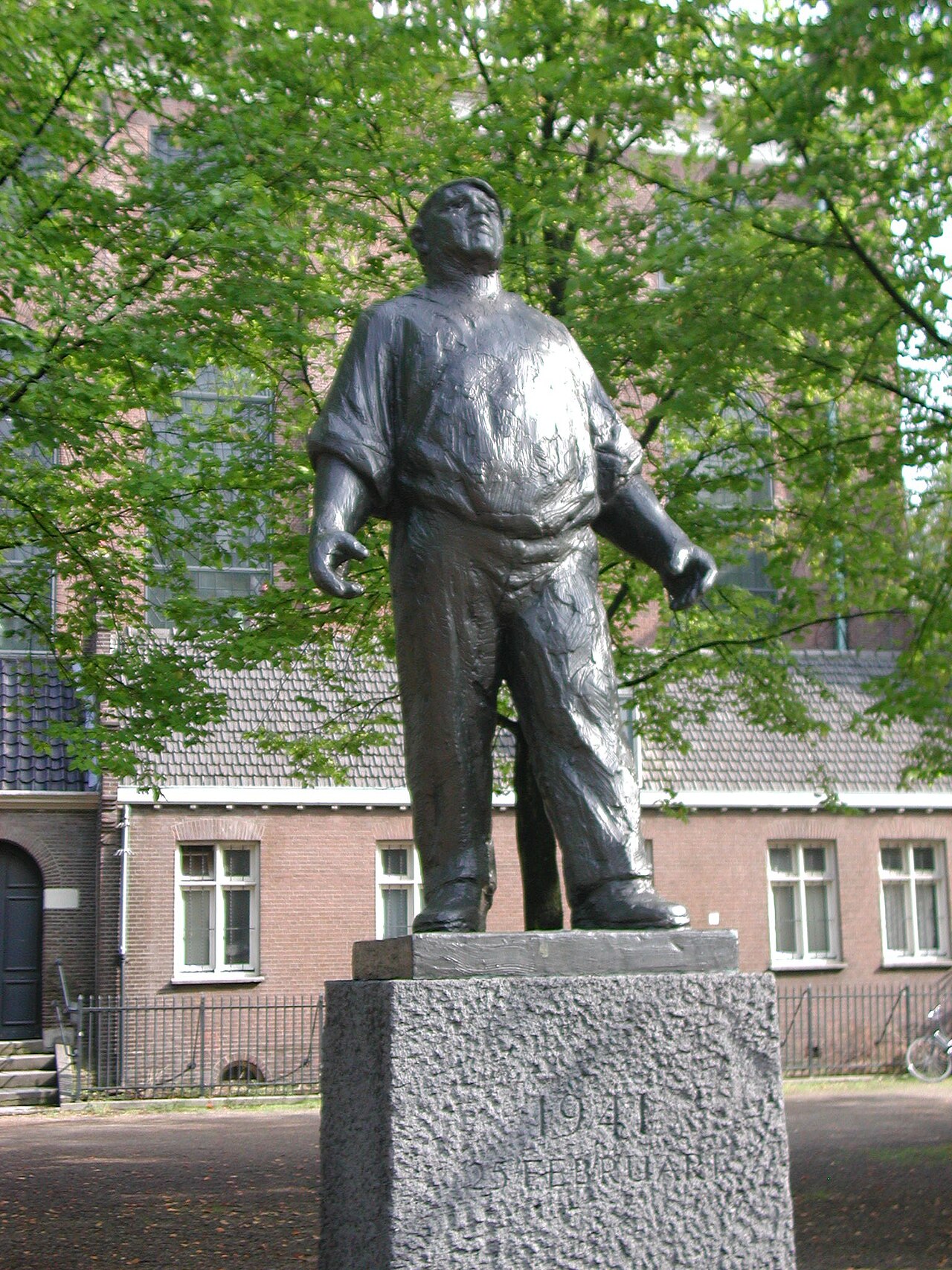 Afbeelding bij: De Februaristaking — Amsterdam legt het werk neer tegen Jodenvervolging