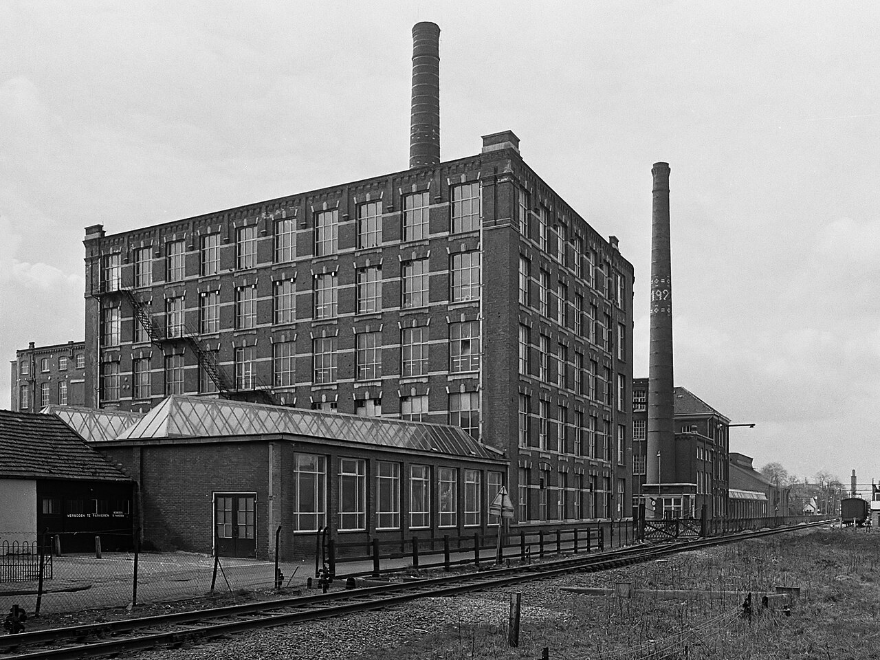 Afbeelding bij: Textielbaronnen en fabrieksfluiten — hoe Twente industriestad werd